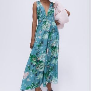 H&M Lyocell Blend V-Neck Dress